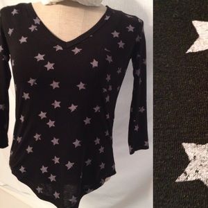 V-Neck TOP WITH STAR PATTERN